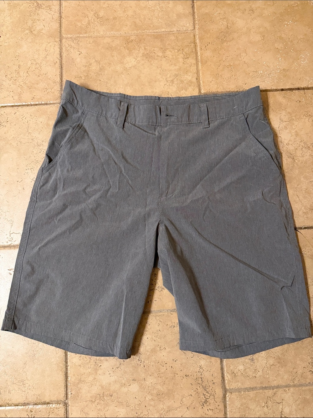 Old Navy Active Men’s Gray Performance Shorts Size 34